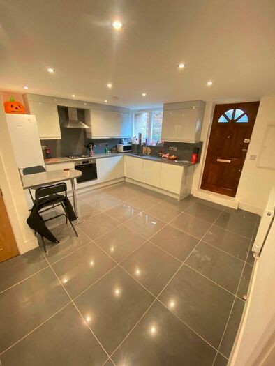 3 Bedroom Flat To Rent In Thomas More Street, Wapping, St Katherine"s Dock, London, E1W