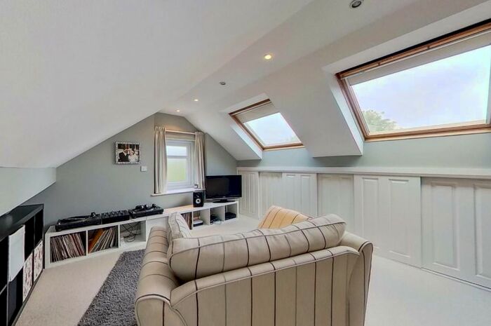 4 Bedroom Terraced House To Rent In Downton Avenue, London, SW2