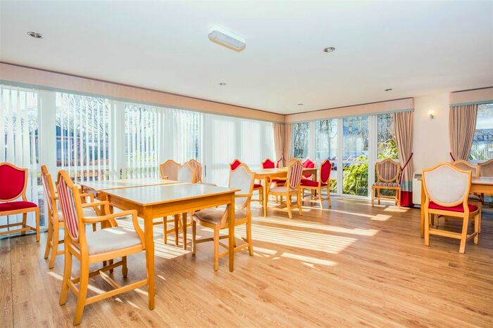 1 Bedroom Flat For Sale In Dutton Court, Station Approach, Off Station Road, Cheadle Hulme, SK8