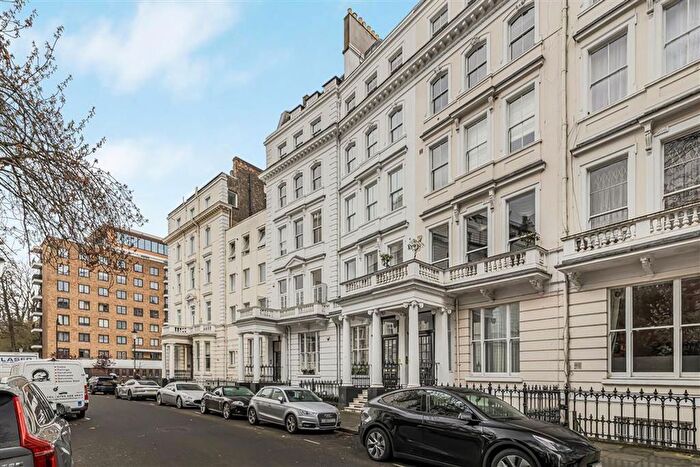 3 Bedroom Flat To Rent In Cornwall Gardens, South Kensington, SW7