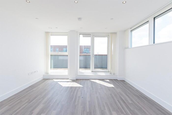 1 Bedroom Flat To Rent In Thames Road, London, E16
