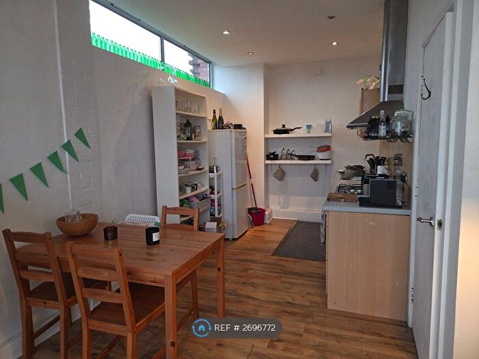 2 Bedroom Flat To Rent In Grenier Apartments, London, SE15