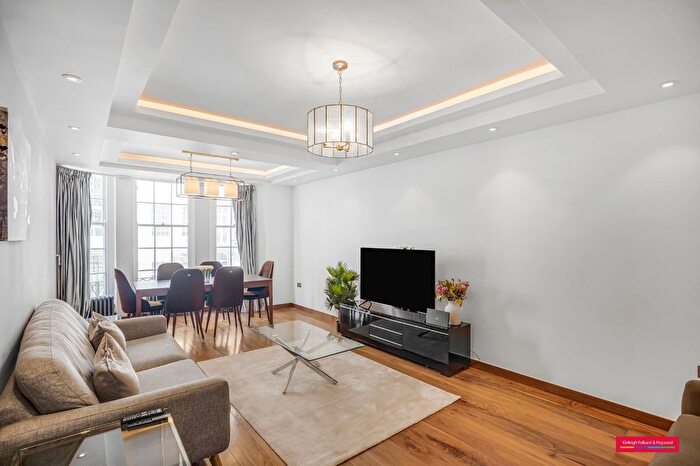 3 Bedroom Flat To Rent In Upper Grosvenor Street, Mayfair, London, W1K