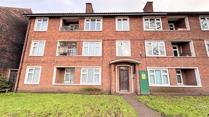 3 Bedroom Flat For Sale In Priory Road, Hall Green, Birmingham, B28