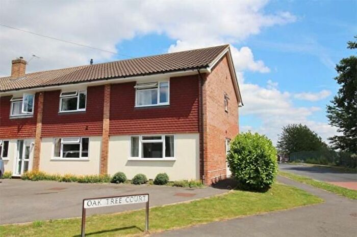 3 Bedroom Property To Rent In Oak Tree Court, Uckfield, TN22