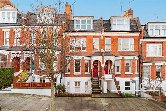 2 Bedroom Flat For Sale In Milton Avenue, Highgate, N6