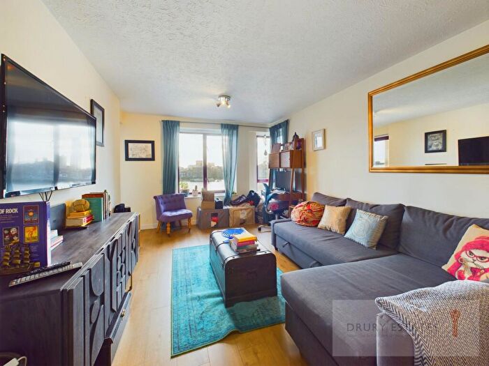 1 Bedroom Flat To Rent In Wapping High Street, London, E1W