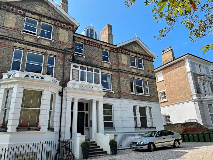 2 Bedroom Flat To Rent In Upper Maze Hill, St Leonards On Sea, TN38