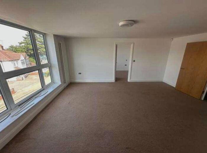 3 Bedroom Flat To Rent In Wilson Gardens, Harrow, HA1