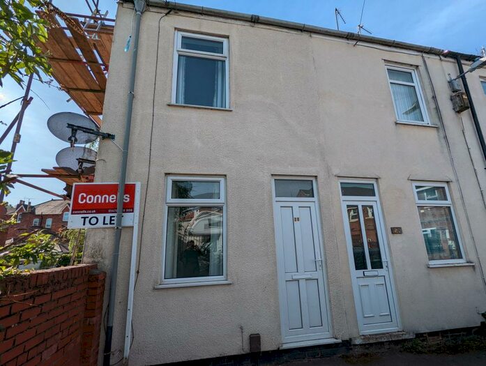 2 Bedroom House To Rent In George Street, Grantham, NG31