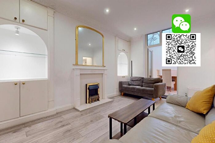 2 Bedroom Flat To Rent In Redcliffe Square, Chelsea, SW10