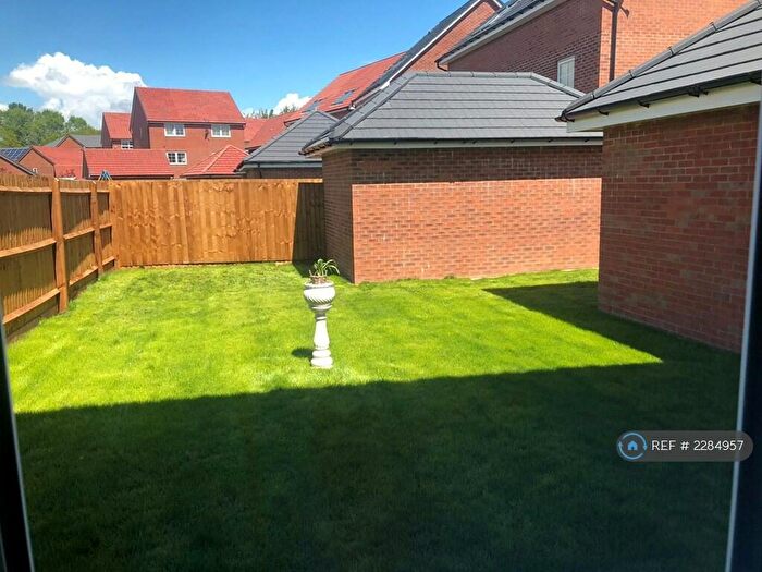 6 Bedroom Detached House To Rent In Fieldfare Way, Coventry, CV4