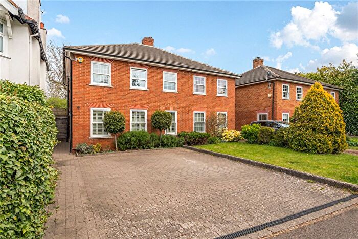 3 Bedroom Semi Detached House For Sale In Surbiton, KT5