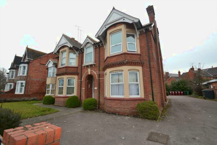 1 Bedroom Flat To Rent In Wokingham Road, Reading, RG6