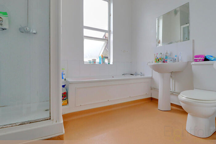 4 Bedroom House Of Multiple Occupation To Rent In Chesham Road, Brighton, BN2