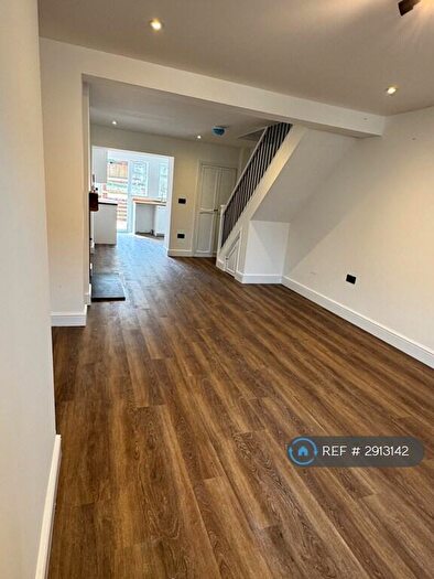 3 Bedroom Terraced House To Rent In Holywell, Yeovil, BA22