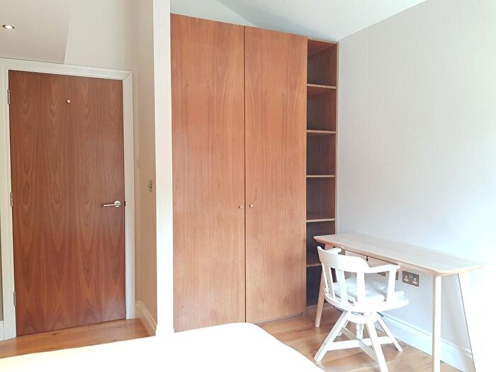 2 Bedroom Flat To Rent In Chalk Farm Road, London, NW1