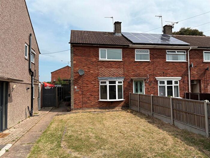 2 Bedroom End Of Terrace House To Rent In Twickenham Road, Eyres Monsell, LE2