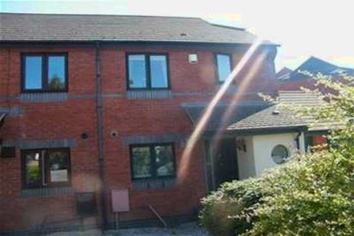 3 Bedroom House To Rent In Chandler's Walk, Exeter, EX2