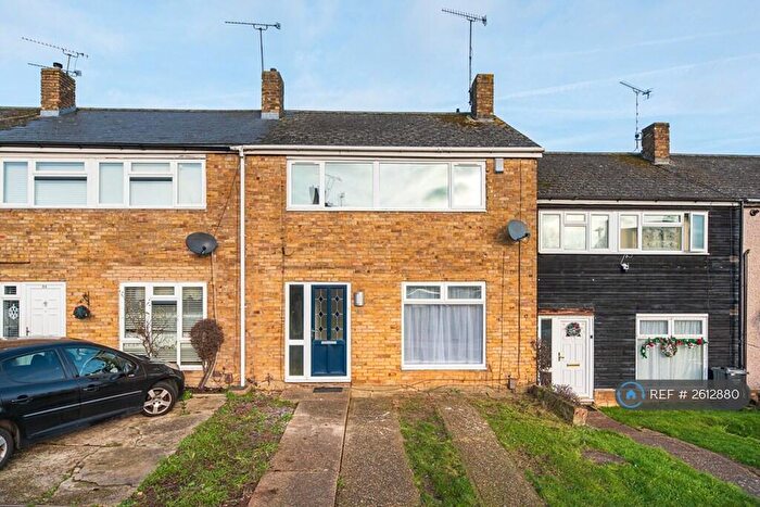 3 Bedroom Terraced House To Rent In Osborne Road, Basildon, SS16