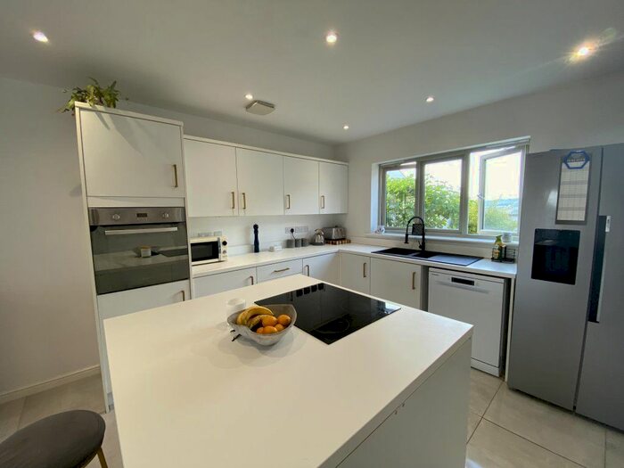 4 Bedroom Property To Rent In Heathland Way, Llandarcy, SA10