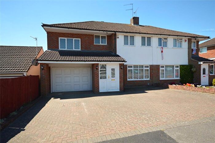 5 Bedroom Semi-Detached House For Sale In Swasedale Road, Luton, LU3
