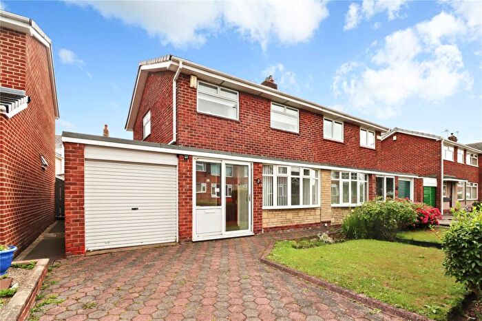 3 Bedroom Semi-Detached House For Sale In Hanover Drive, Blaydon, NE21