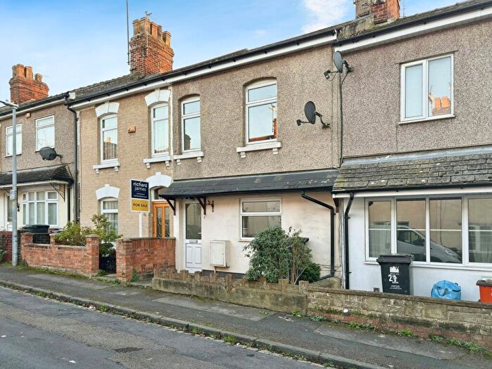2 Bedroom Terraced House To Rent In Read Street, Swindon, Wiltshire, SN1