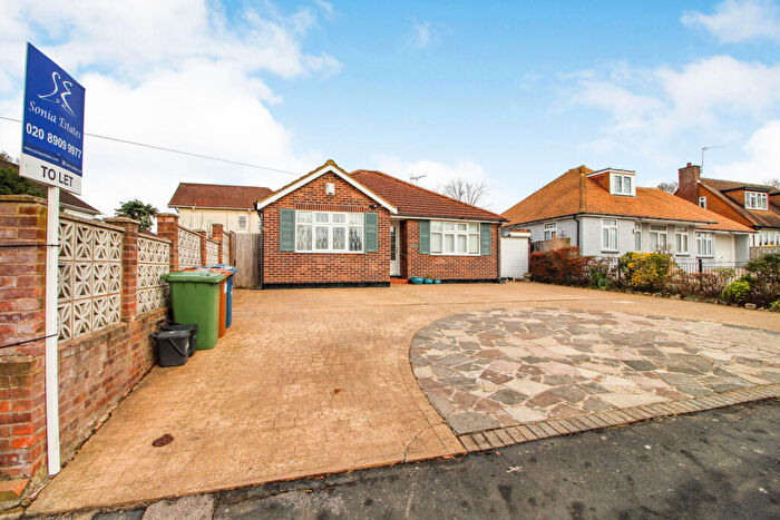 2 Bedroom Detached Bungalow To Rent In Elms Road, Harrow Weald, Stanmore, HA3