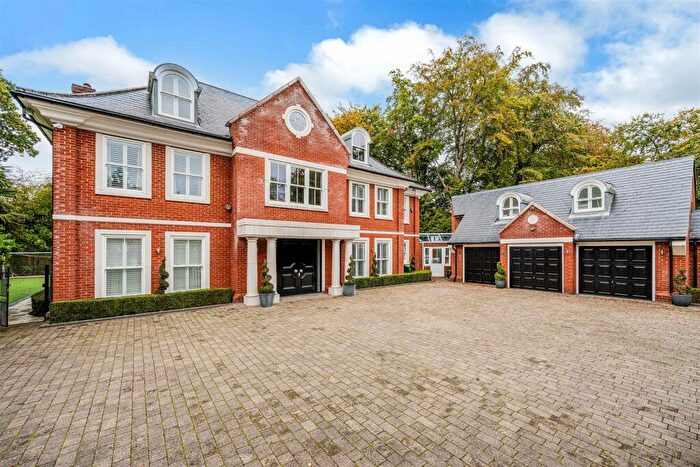6 Bedroom Detached House For Sale In Warren Drive, Kingswood, KT20