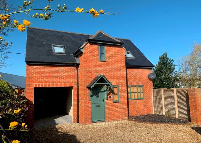 1 Bedroom Detached House To Rent In Queens Row, Wantage, OX12