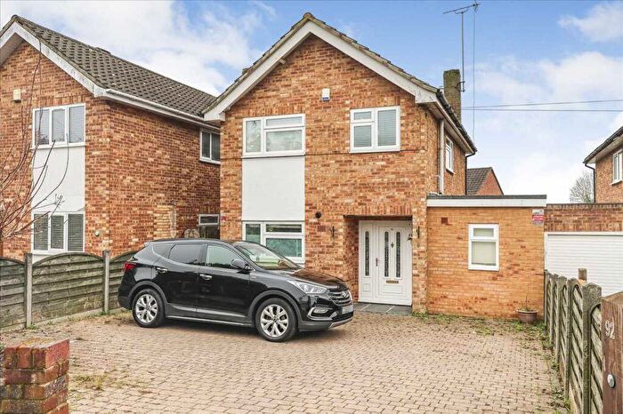 3 Bedroom Detached House For Sale In Stomp Road, Burnham, SL1