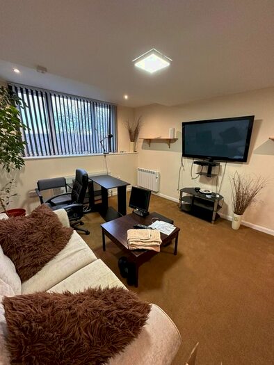 1 Bedroom Flat To Rent In Manningham Lane, Bradford, West Yorkshire, BD8