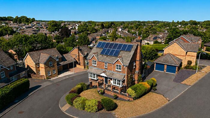 4 Bedroom Detached House For Sale In The Sadlers, Tilehurst, Reading, RG31