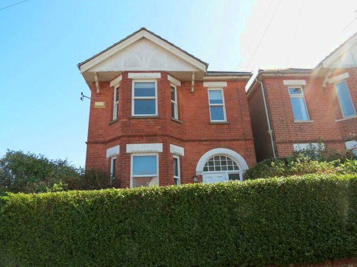 6 Bedroom Property To Rent In Bedroom Property In Winton, BH9