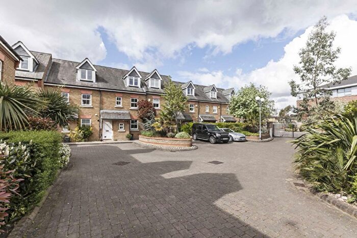 3 Bedroom Terraced House To Rent In Tersha Street, Richmond, TW9