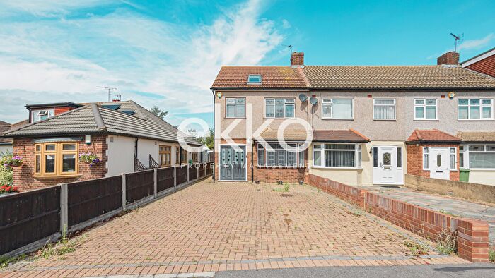 4 Bedroom End Of Terrace House To Rent In Mygrove Road, Rainham, RM13