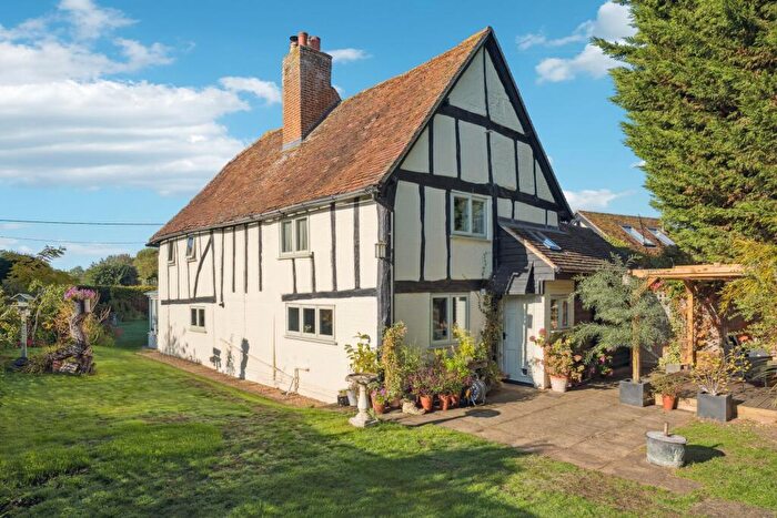 3 Bedroom Detached House For Sale In Brook Street, Edlesborough, Buckinghamshire, LU6