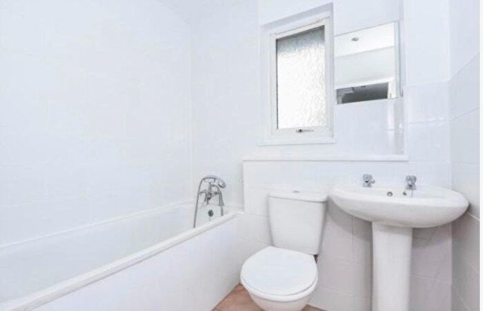 4 Bedroom Terraced House To Rent In Oxley Close, London, SE1