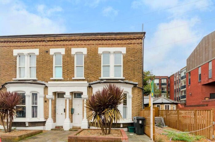 5 Bedroom House To Rent In Hardman Road, Kingston, Kingston Upon Thames, KT2