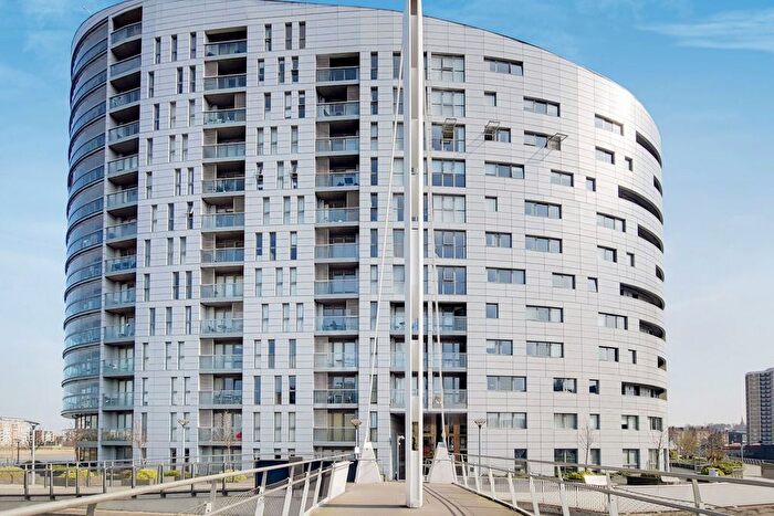 2 Bedroom Flat To Rent In Dowells Street, Greenwich, London, SE10