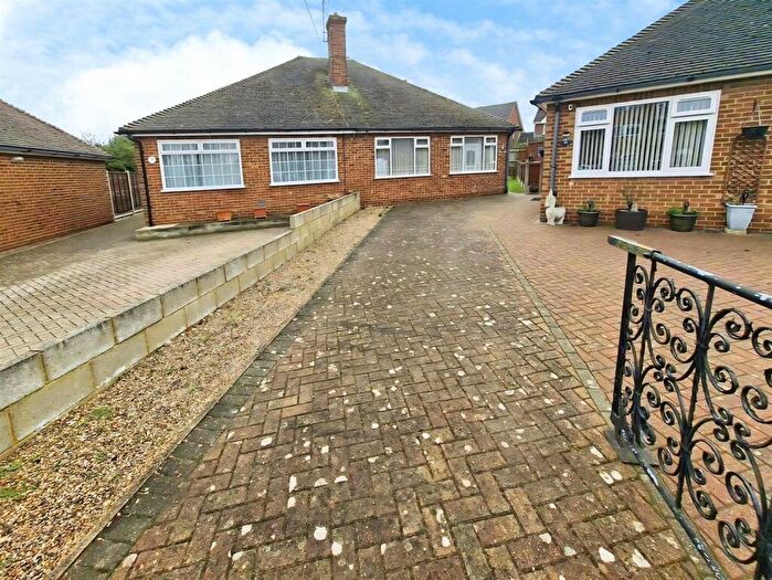 2 Bedroom Semi-Detached Bungalow For Sale In Acre Close, Rochester, ME1