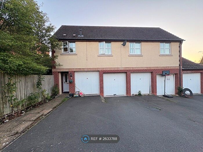 2 Bedroom Maisonette To Rent In Snape Close, Hamilton, Leicester, LE5