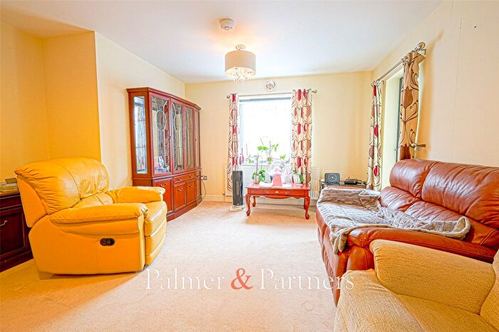 2 Bedroom Flat To Rent In Abberton Grange, Layer Road, Colchester, Essex, CO5