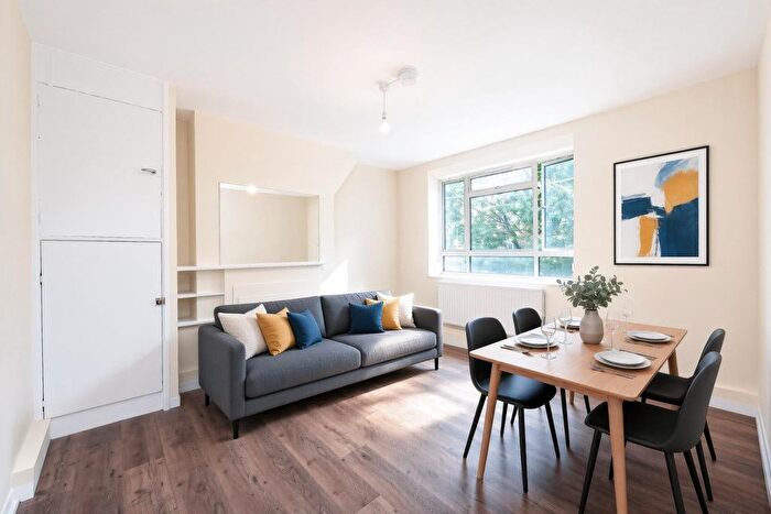 3 Bedroom Flat To Rent In Wolfe House, White City, W12
