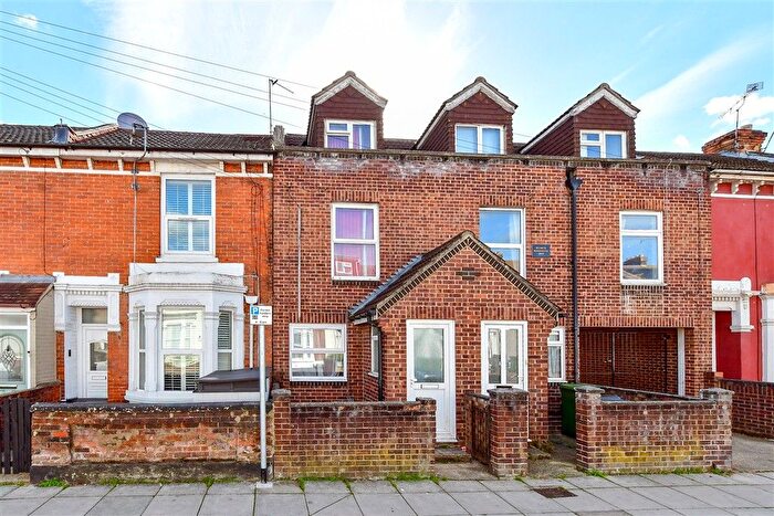 1 Bedroom Flat For Sale In Powerscourt Road, Portsmouth, Hampshire, PO2