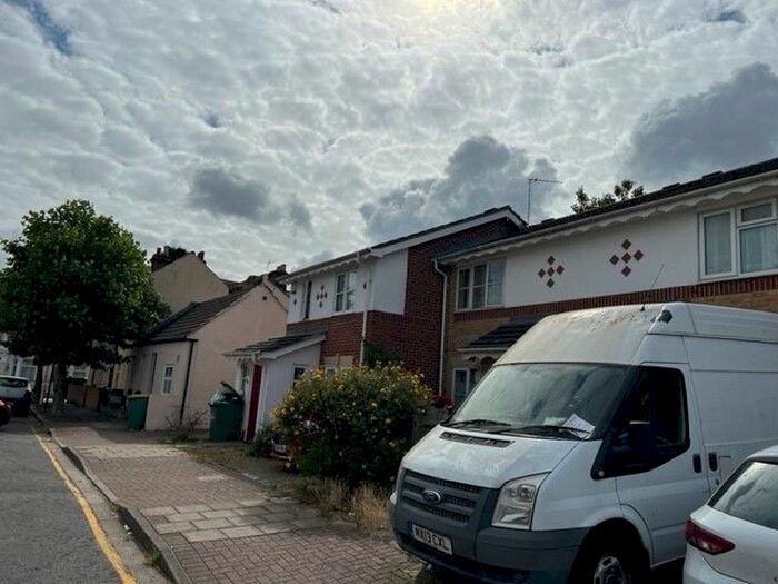 2 Bedroom Terraced House To Rent In Vicarage Road, Stratford, E15