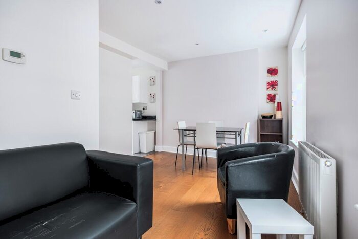 2 Bedroom Flat To Rent In Artillery Lane London, E1