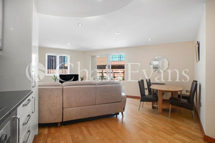 2 Bedroom Flat For Sale In Cuba Street, Canary Wharf, London, E14