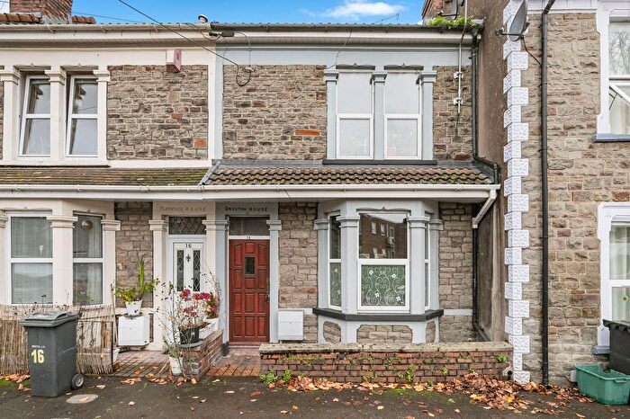 3 Bedroom Terraced House For Sale In Avon Park, Bristol, BS5